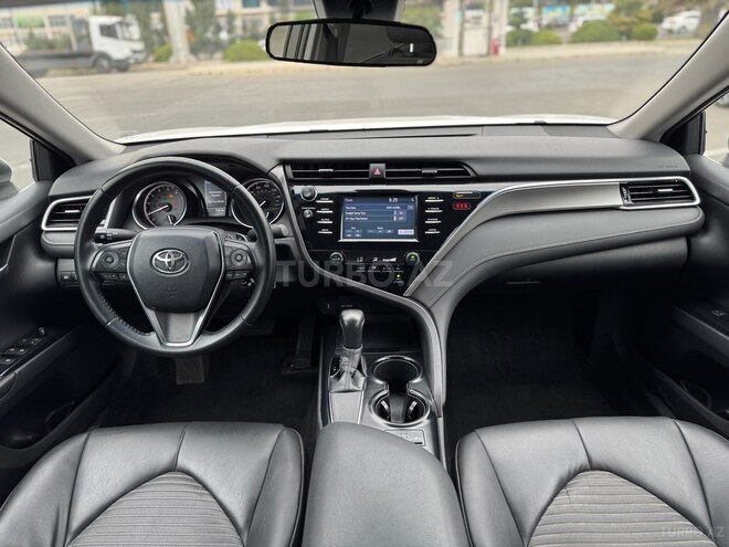 Toyota Camry-14