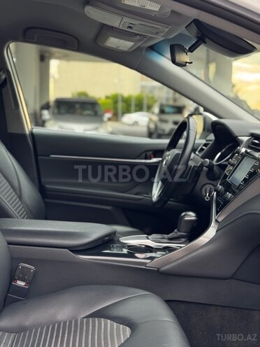 Toyota Camry-15