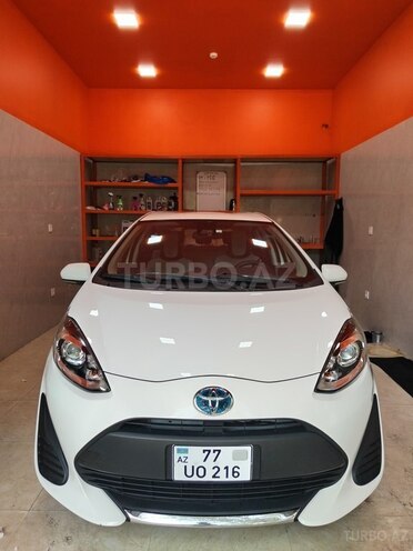 Toyota Aqua-1