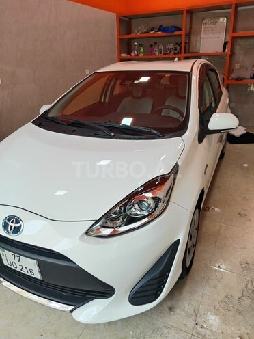 Toyota Aqua-2