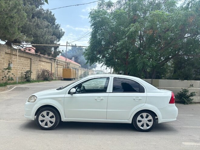 Chevrolet Aveo-5