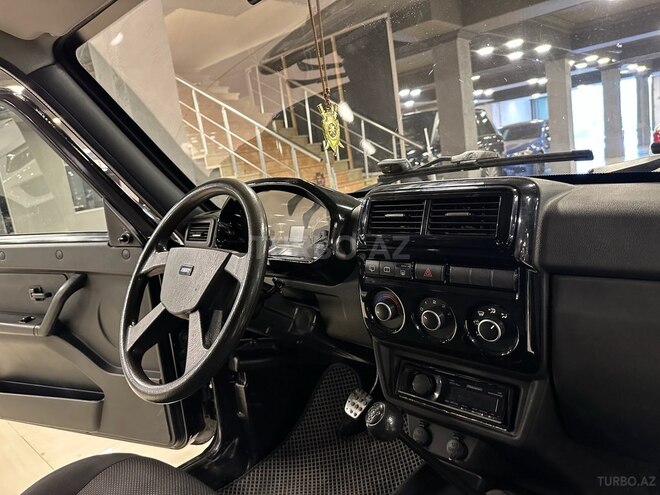 LADA (VAZ) Niva-9