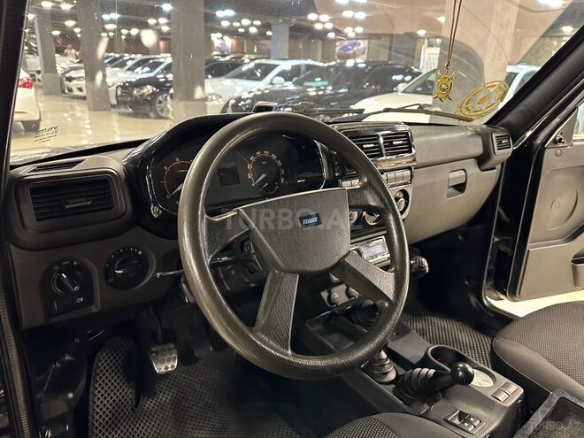 LADA (VAZ) Niva-8