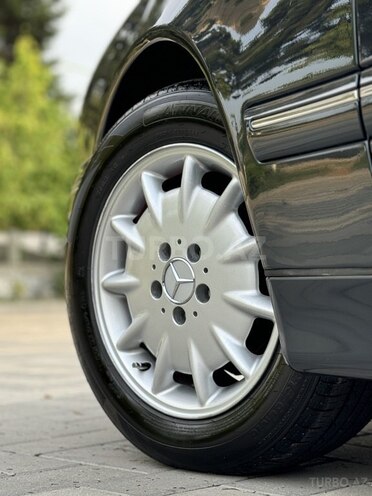 Mercedes E 240 2000, 286,000 km - 2.4 l - Sabirabad