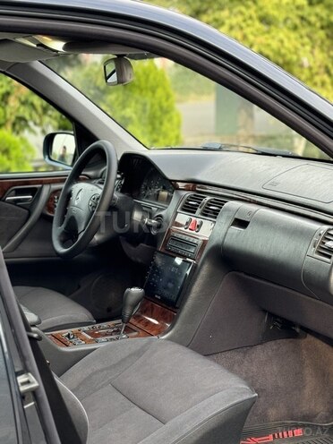Mercedes E 240 2000, 286,000 km - 2.4 l - Sabirabad