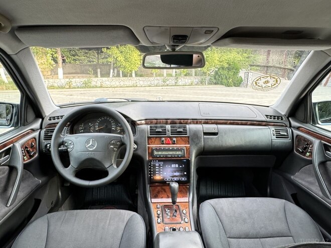 Mercedes E 240 2000, 286,000 km - 2.4 l - Sabirabad