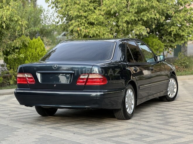 Mercedes E 240 2000, 286,000 km - 2.4 l - Sabirabad