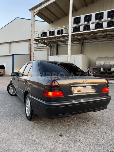 Mercedes C 180-4