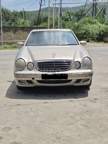 Mercedes E 220 d 2000, 246,555 km - 2.2 l - Quba