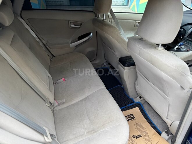 Toyota Prius-14