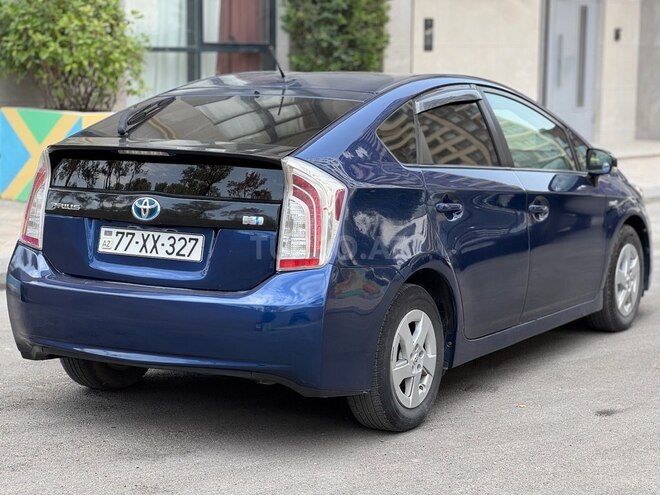 Toyota Prius-6