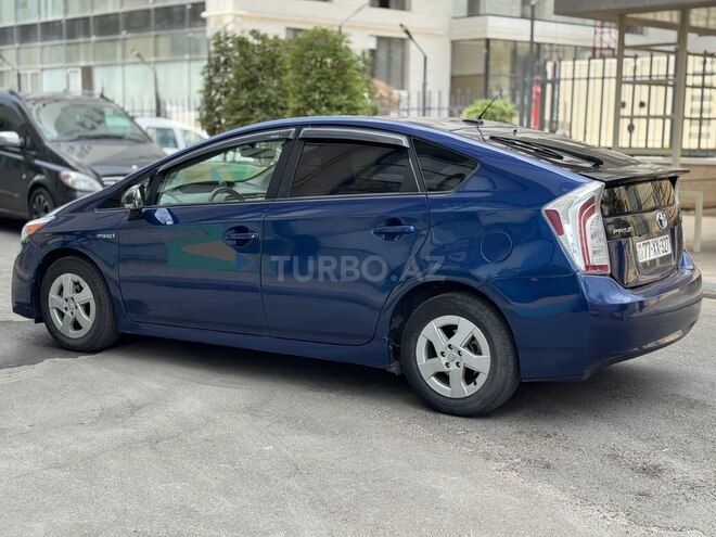 Toyota Prius-4