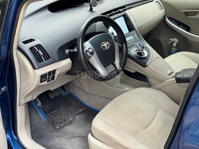 Toyota Prius-9