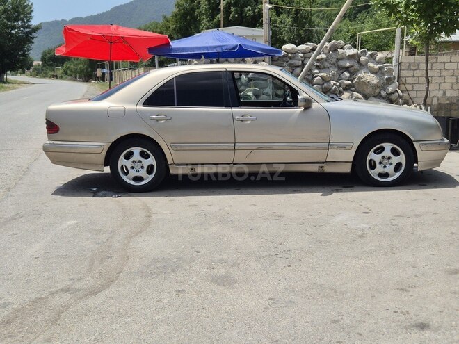 Mercedes E 220 d 2000, 246,555 km - 2.2 l - Quba