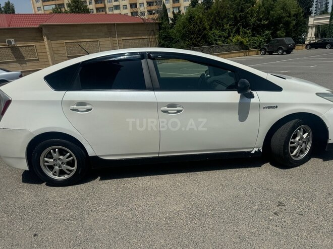 Toyota Prius-6
