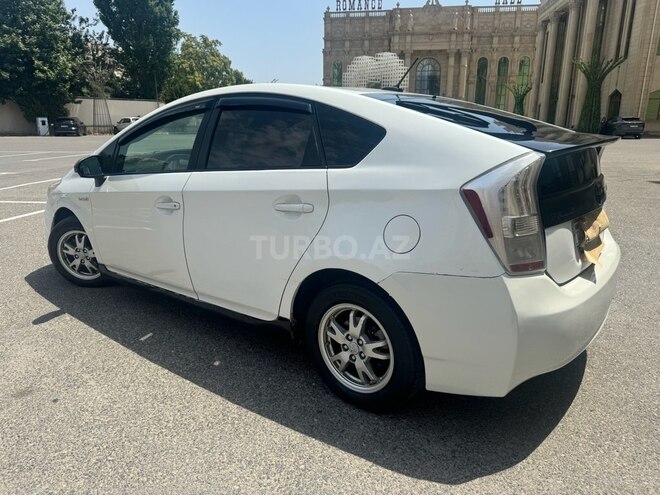 Toyota Prius-4