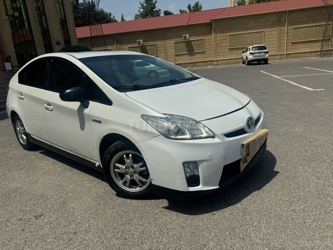 Toyota Prius-3