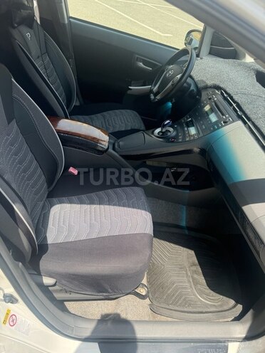 Toyota Prius-9