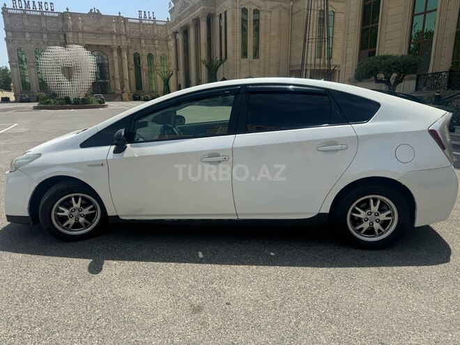 Toyota Prius-7