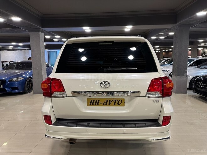 Toyota Land Cruiser-16