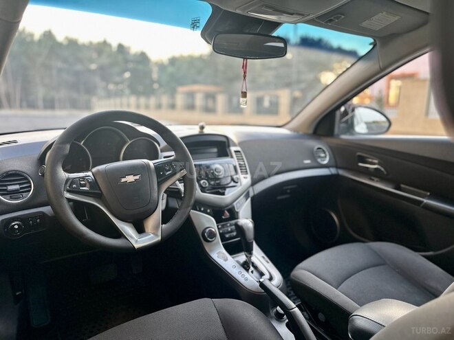 Chevrolet Cruze-16
