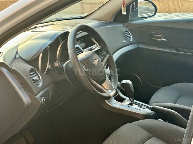 Chevrolet Cruze-17