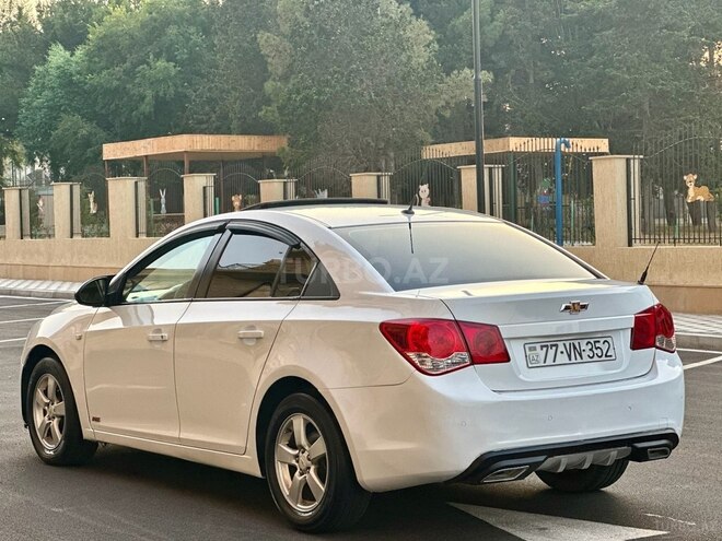 Chevrolet Cruze-13