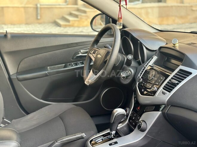 Chevrolet Cruze-19