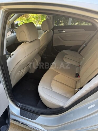 Hyundai Sonata-9