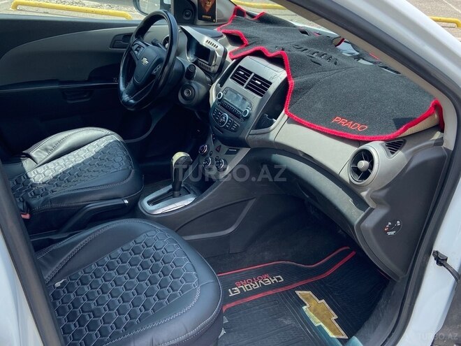 Chevrolet Aveo-11