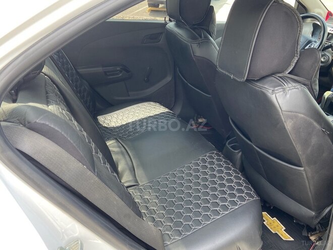 Chevrolet Aveo-13