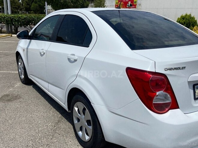 Chevrolet Aveo-8