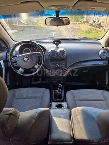 Chevrolet Aveo-10
