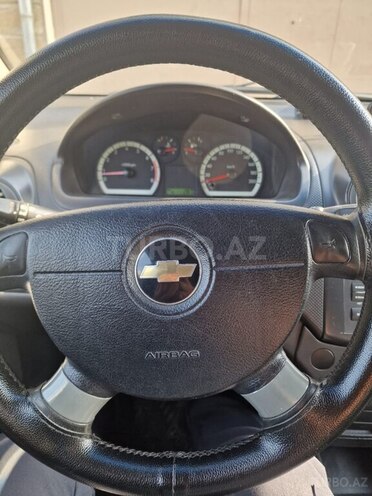 Chevrolet Aveo-8