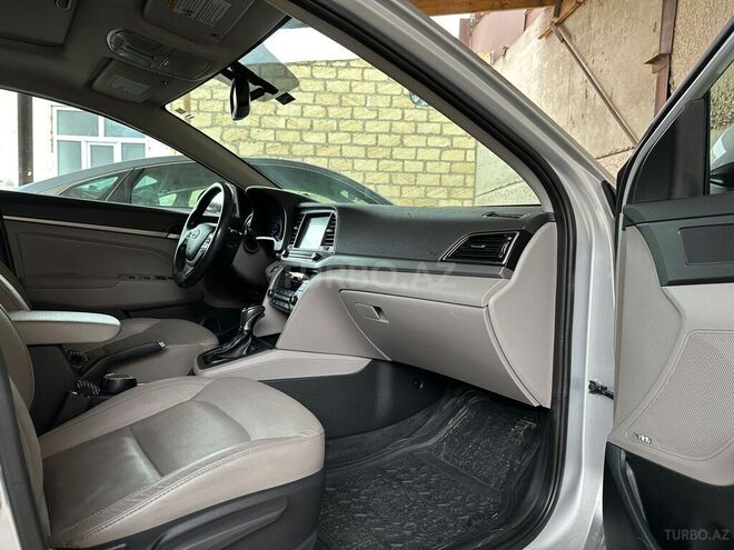 Hyundai Elantra 2016, 186,684 km - 2.0 л - Bakı
