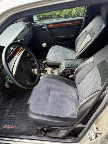 Mercedes E 250 1994, 249,370 km - 2.5 л - Bakı