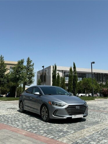 Hyundai Elantra-2