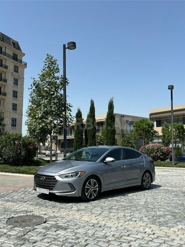 Hyundai Elantra-4