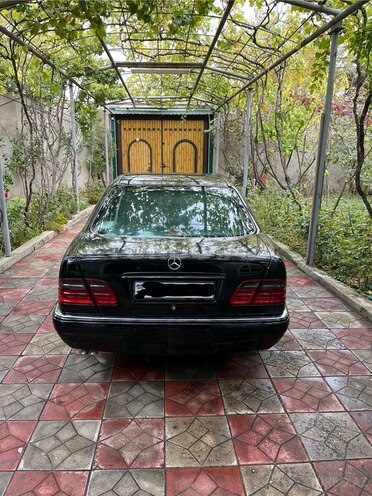 Mercedes E 240 1997, 392,000 km - 2.4 l - Bakı