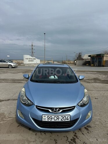 Hyundai Elantra-1