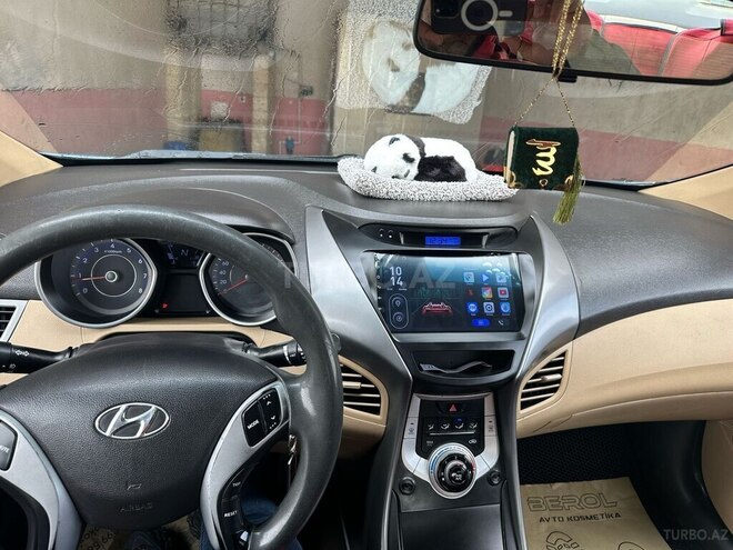 Hyundai Elantra-6
