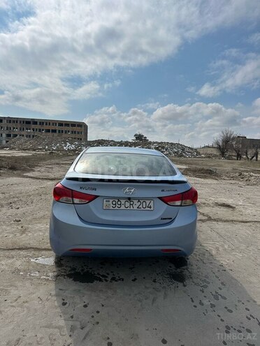Hyundai Elantra-7