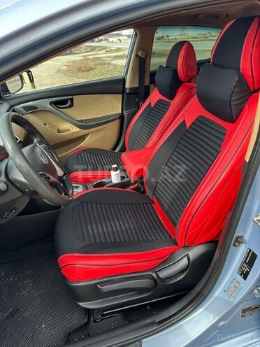 Hyundai Elantra-14