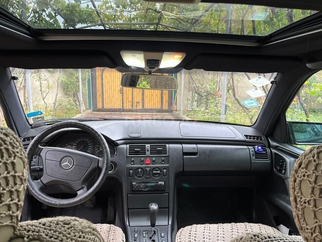 Mercedes E 240 1997, 392,000 km - 2.4 l - Bakı