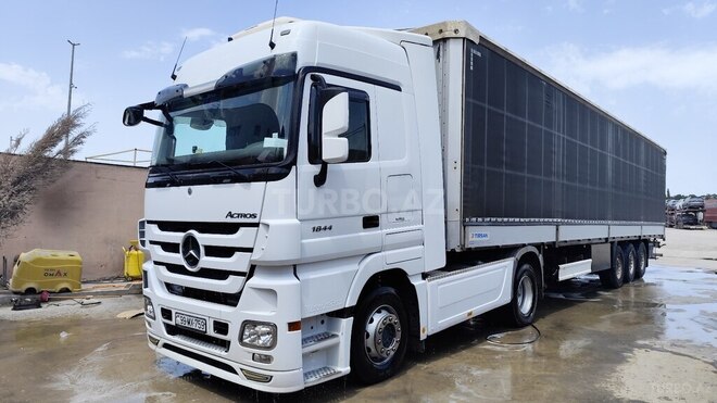 Mercedes Actros 1844 2010, 972,000 km - 13.0 l - Sumqayıt