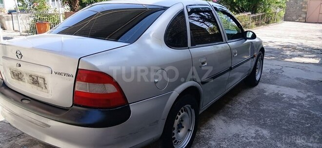 Opel Vectra 1996, 215,000 km - 2.0 l - Şəki
