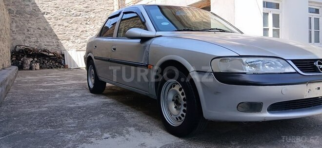 Opel Vectra 1996, 215,000 km - 2.0 l - Şəki