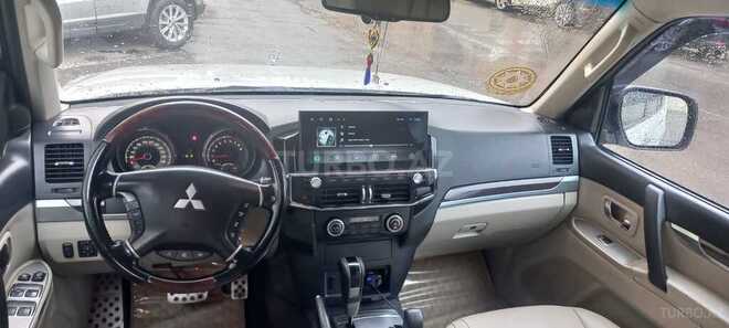 Mitsubishi Pajero 2010, 295,000 km - 3.5 l - Bakı