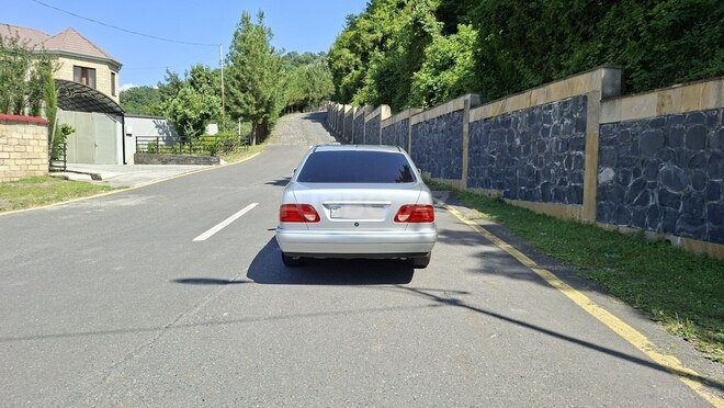 Mercedes E 230 1997, 417,828 km - 2.3 l - Balakən