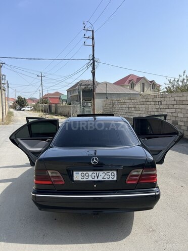 Mercedes E 220 d 2000, 518,357 km - 2.2 l - Bakı